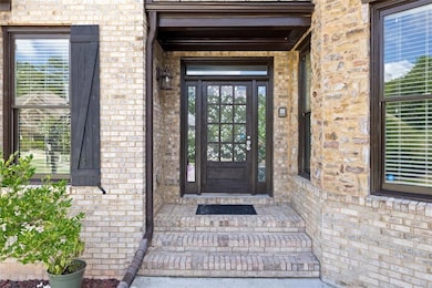 585 Settles Brook Ct, Suwanee, GA 30024 - photo 3