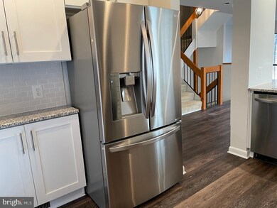 2285 Chestnut Burr Ct, Reston, VA 20191 - photo 4