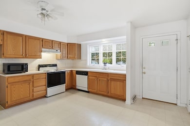 585 Sheridan St unit 44, Chicopee, MA 01020 - photo 3