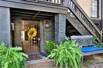 117 E Jones St unit Upper Carriage House, Savannah, GA 31401 - photo 4