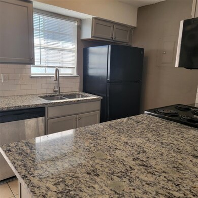 8036 Cambridge Cir, Fort Worth, TX 76108 - photo 2