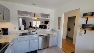 47 Overlook Dr, South Burlington, VT 05403 - photo 4