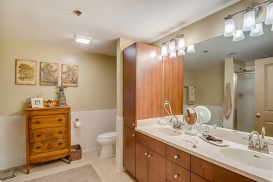 Master Bath w/Dual Sinks