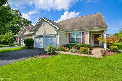 7097 Queenscourt Ln unit I50, Macungie, PA 18062 - photo 2