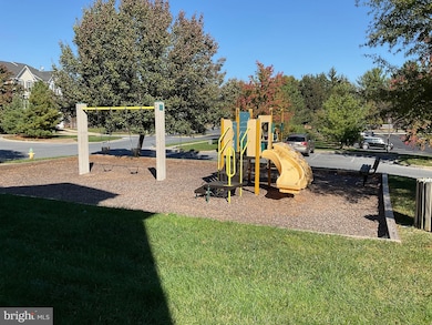 135 Whiskey Creek Cir, Frederick, MD 21702 - photo 5