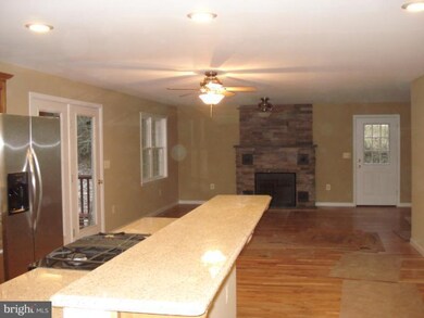 15904 Joyce Ln, Laurel, MD 20707 - photo 4