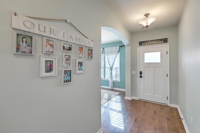 302 English Ivy Entry Way