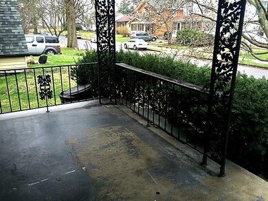 Front porch2.JPG