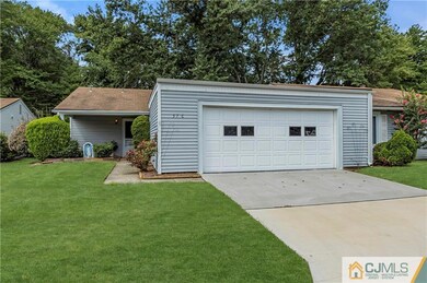 57A Essex Rd unit 57C, Monroe Township, NJ 08831 - photo 2