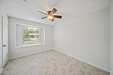 16922 Forest Bend Ave, Friendswood, TX 77546 - photo 6