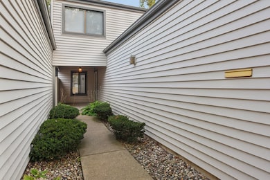 3531 Golfview Dr, Hazel Crest, IL 60429 - photo 2