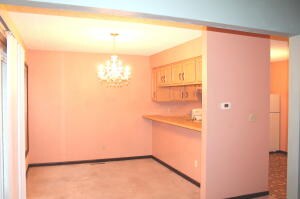 Dining area with snack bar