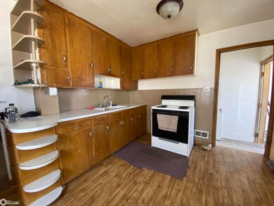 602 Davis St, Audubon, IA 50025 - photo 6