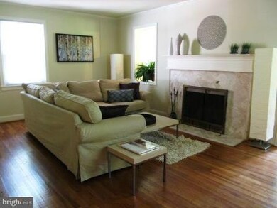 908 Larch Ave, Takoma Park, MD 20912 - photo 7