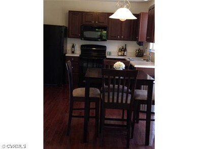 Kitchen - Looking from Familyroom to kitchen
