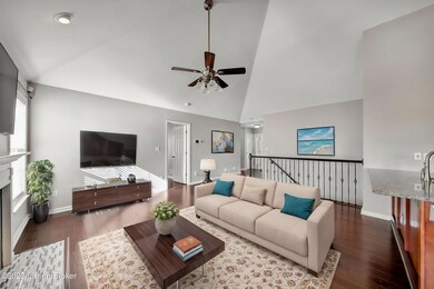 photo_online_008 - Living Room - Standar