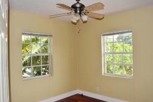 910 1/2 Charles St, West Palm Beach, FL 33401 - photo 2