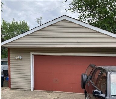 119 Toro Cir, Carpentersville, IL 60110 - photo 4