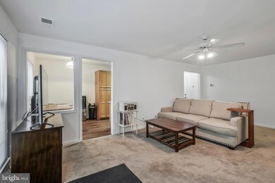 9259 Cardinal Forest Ln unit 9259-201, Lorton, VA 22079 - photo 6