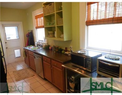 Kitchen. Kitchen - lower unit
