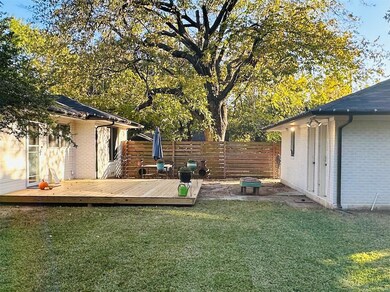 1301 N Howeth St, Gainesville, TX 76240 - photo 2