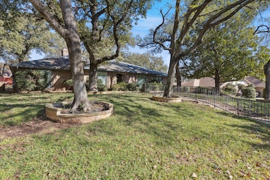 805 Newport Rd, Fort Worth, TX 76120 - photo 2