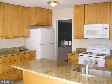 11533 Links Dr, Reston, VA 20190 - photo 4