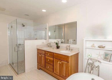 444 Waynesbrooke Rd unit 121, Berwyn, PA 19312 - photo 3