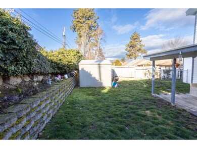 604 W 16th St, the Dalles, OR 97058 - photo 6