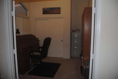 Bed 4/Den