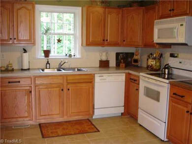 4354 Dunbar Bridge Rd, Asheboro, NC 27205 - photo 6