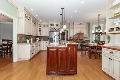 27-web-or-mls-4136 KNOLLCREST CIR N. (c)--