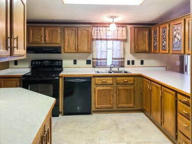 4607 Camden Kitchen 2