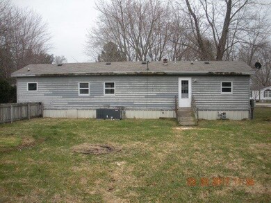 6908 NE Suburban Dr, Michigan City, IN 46360 - photo 2