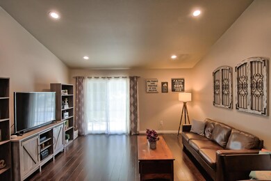 Large Living Rom