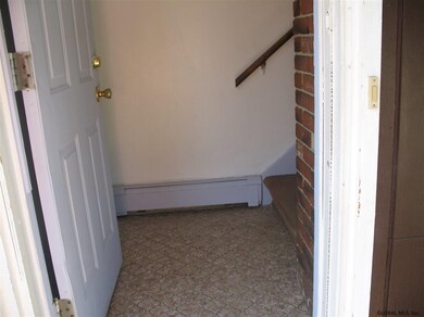 210 Mcclellan St unit 4, Schenectady, NY 12304 - photo 3