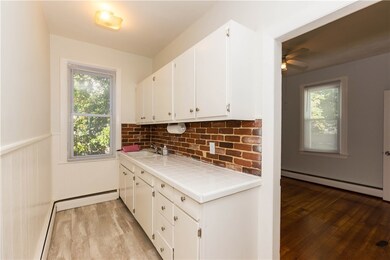 14 Grosvenor Ave, Providence, RI 02908 - photo 4