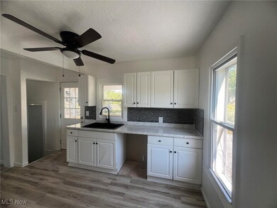 934 Mason St, Niles, OH 44446 - photo 5