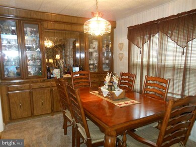 400 Holly Dr, Mount Wolf, PA 17347 - photo 3