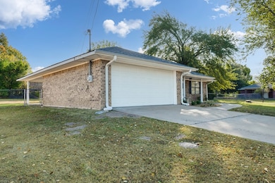 216 Thomas Rd, Palestine, TX 75803 - photo 2