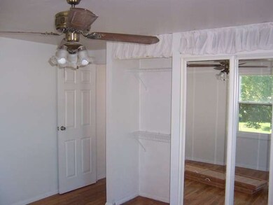 525 Apache Ave, Carpentersville, IL 60110 - photo 6