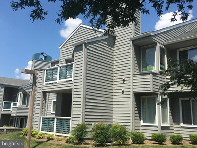 11725 Summerchase Cir unit 11725B, Reston, VA 20194 - photo 2