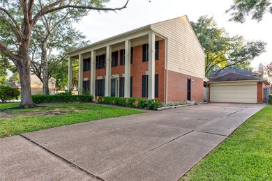 3925 Spring Crest Ct, Pearland, TX 77584 - photo 2