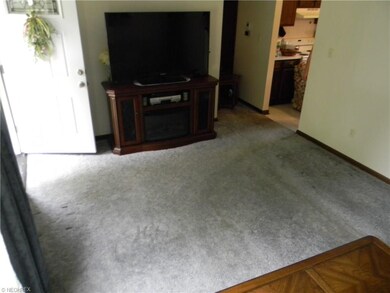 Lead this home guide you thru the living room to t
