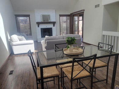 73 SW Pepper Tree Ln, Topeka, KS 66611 - photo 6