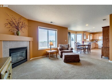 Living Room/Dining Room
