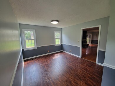 303 Deerfield Cir, Manchester, TN 37355 - photo 6