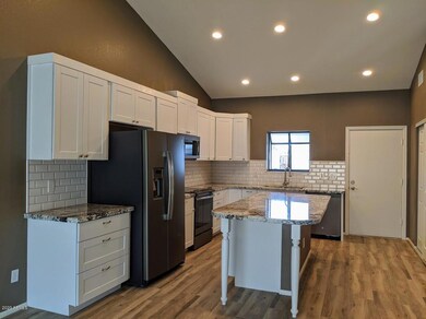 302 N Sycamore large island kitchen