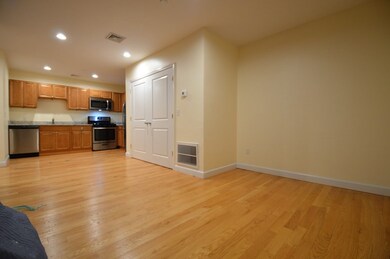 140 Union St unit 405, Lynn, MA 01901 - photo 5