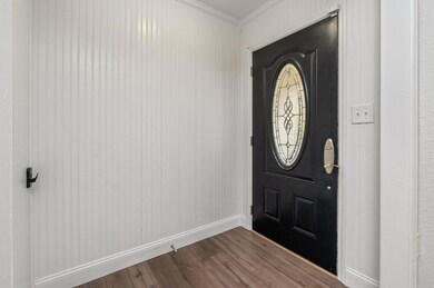 6-web-or-mls-5955 Silver Oaks Ln-01